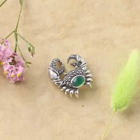 Броши-кулоны с зелёным агатом, ониксом и марказитами огранки Swarovski Краб
