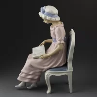 Винтажная фарфоровая статуэтка Испания Lladro 5084 My Poems Мои стихи Девушка на стуле читает книгу