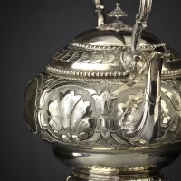 Большая антикварная английская бульотка Atkin Brothers с серебряным покрытием