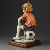 Винтажная фарфоровая статуэтка Италия Giuseppe Armani Capodimonte Футболист