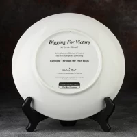 Тарелка винтажная декоративная настенная Фарфор Самолёты Трактор Форд Danbury Mint Farming Through the War Years Digging For Victory