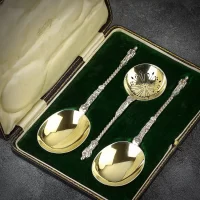 Антикварные английские ложки для ягод, десерта, выпечки в кофре Apostle Sifter Spoons Alstons & Hallam 1910 год