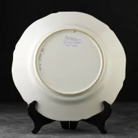 Винтажная декоративная тарелка с цветочным орнаментом Франция Henriot Quimper 26 см