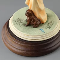 Винтажная статуэтка Capodimonte Vittorio Tessaro Дама с мопсом и розами Ар-деко