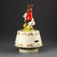 Винтажная музыкальная фигурка Royal Doulton Bunnykins Кролик на лошади качалке