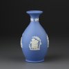 Винтажная ваза Wedgwood из голубого бисквитного фарфора 12 см