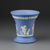 Винтажная ваза Wedgwood из голубого бисквитного фарфора 8,5 см