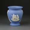 Винтажная ваза Wedgwood из голубого бисквитного фарфора 10 см