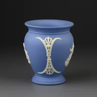 Винтажная ваза Wedgwood из голубого бисквитного фарфора 10 см
