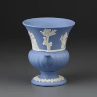Винтажная английская ваза кратер Веджвуд Wedgwood из голубого бисквитного фарфора
