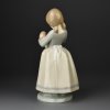 Винтажная фарфоровая статуэтка Испания Lladro NAO Candid Девочка с куклой
