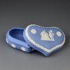 Винтажная шкатулка Веджвуд Wedgwood в форме сердца из голубого бисквитного фарфора