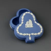 Винтажная шкатулка Веджвуд Wedgwood Трефы Голубой бисквит Blue Jasperware