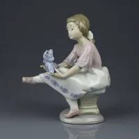 Винтажная фарфоровая статуэтка Девочка с мишкой Lladro 7620 Best Friend