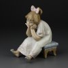 Винтажная фарфоровая статуэтка Испания Lladro 5649 Nothing to Do Девочка с бантом на табурете
