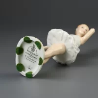 Винтажная фарфоровая статуэтка Англия Royal Doulton 3395 Little Ballerina Маленькая балерина Балет