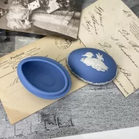 Винтажная английская шкатулка в форме яйца "Утка" Веджвуд Wedgwood 1979 Blue Jasper Ware