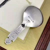 Антикварная английская ложка в аутентичном футляре William Comyns & Sons 1884 год