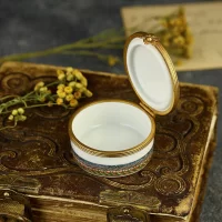 Винтажная фарфоровая шкатулка таблетница Лимож Limoges Porcelaine de Paris