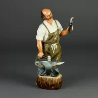 Винтажная фарфоровая статуэтка Англия Royal Doulton 2782 Blacksmith Кузнец