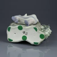 Винтажная фарфоровая статуэтка Девочка кормит голубей Lladro NAO Feasting Doves