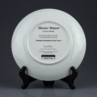 Тарелка винтажная фарфоровая декоративная Трактора Форд Самолёты Danbury Mint Heroes' Return Farming Through the War Years