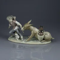 Винтажная фарфоровая статуэтка Мальчик c осликом Испания Lladro 5178 Boy Pulling Donkey
