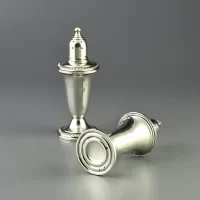 Винтажные солонка и перечница со стеклянной ёмкостью внутри Empire Silver Co США