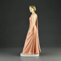 Винтажная фарфоровая статуэтка Дама Девушка Lladro NAO Flirtatious