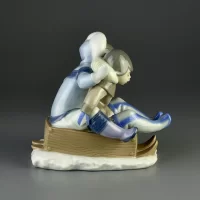 Винтажная фарфоровая статуэтка Испания Lladro 5665 Hang On Дети на санках