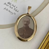 Антикварный английский медальон с лондонского блошиного рынка