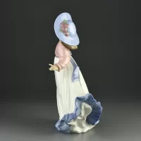 Винтажная фарфоровая статуэтка Девочка в шляпке Испания Lladro NAO 1391 Caught in the Breeze