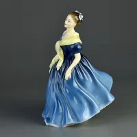 Винтажная фарфоровая статуэтка девушки Англия Royal Doulton 2304 Adrienne