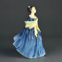 Винтажная фарфоровая статуэтка девушки Англия Royal Doulton 2304 Adrienne