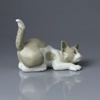 Винтажная фарфоровая статуэтка насторожившегося кота с поднятым хвостом Lladro 5112 Attentive Cat