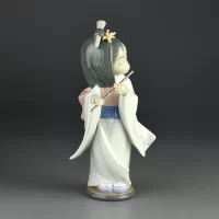 Винтажная фарфоровая статуэтка Испания Японка Девочка играет на флейте Lladro 6150 Playing the Flute