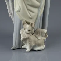 Винтажная фарфоровая статуэтка Дама с зонтиком и собачкой Испания Lladro 4761 Dama del Bulevar