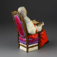 Винтажная фарфоровая статуэтка Англия Судья Royal Doulton 2443 Judge