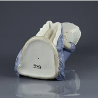 Винтажная фарфоровая статуэтка Девушка в соломенной шляпке Lladro NAO 229 La Pamela Girl With Straw Hat