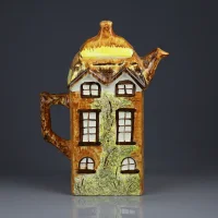 Винтажный английский кофейник в виде домика Price & Kensington Potteries