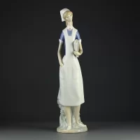 Винтажная фарфоровая статуэтка Испания Медсестра Lladro 4603 Nurse