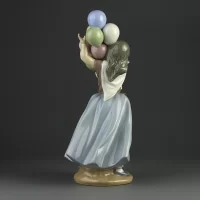 Винтажная фарфоровая статуэтка Испания Lladro 5141 Balloon Seller Девушка с воздушными шарами