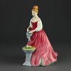 Винтажная фарфоровая статуэтка Девушка с лейкой Цветы Royal Doulton 4928 Alexandra Pretty Ladies