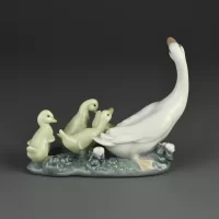 Винтажная фарфоровая статуэтка Утка с утятами Испания Lladro 1307 Little Ducks After Mother