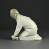 Винтажная фарфоровая статуэтка Девочка с тапками Испания Lladro 4523 Little Girl With Slippers