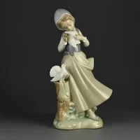 Винтажная фарфоровая статуэтка Девочка с голубями Испания Lladro 4915 Girl With Pigeons