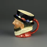 Винтажный кувшин Royal Doulton Beefeater Бифитер Toby Character Jug