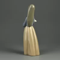 Винтажная фарфоровая статуэтка Девочка с поросёнком Испания Lladro 1011 Girl with Pig Девочка с поросёнком