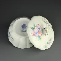 Винтажная английская шкатулка Фиалки Бабочка Aynsley Little Sweetheart