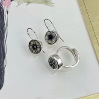 Серебряные серьги ручной работы с фрагментами английской антикварной керамики Mintons